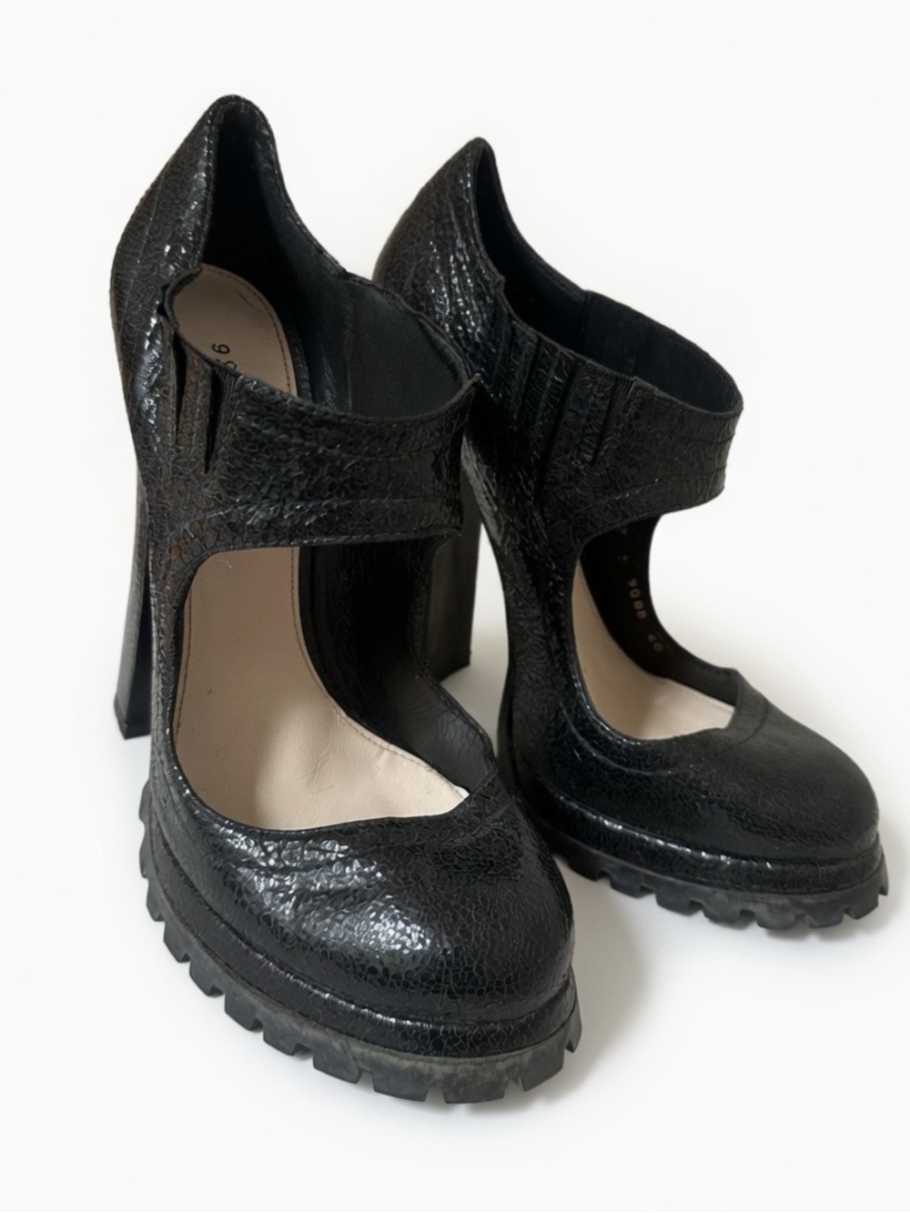 Vintage PRADA Circa 1990’s Black Leather Mary Jane Platform Pumps!
Never Worn!! - Picture 5 of 9